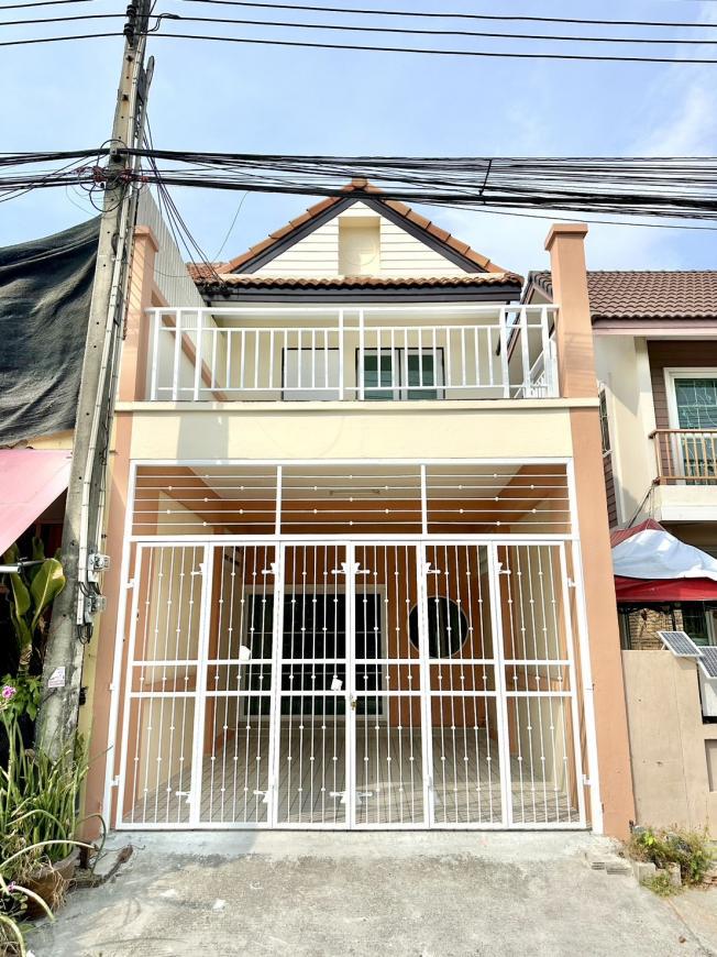 0003T ขายบ้านบ้านทาวน์โฮม 2 ชั้น หมู่บ้านตาลล้อม บางแสน KJ