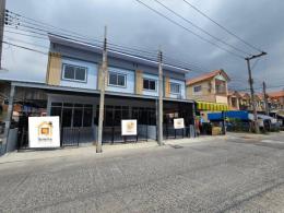 0047Bบ้านมือ 1 พานทอง ทาวส์เฮาสน์ 2 ชั้น ติดถนนทำค้าขายได้ โกดังบ้าน