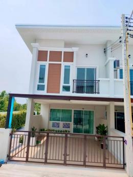 0105B มือ 1 ทาวน์โฮม 2 ชั้น สไตล์อังกฤษ 0105B มือ 1 ทาวน์โฮม 2 ชั้น สไตล์อังกฤษ