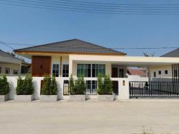 0015C บ้านเดี่ยวหลังใหญ่ มีพื้นที่รอบบ้าน พิกัด หนองขยาด พนัสนิคม